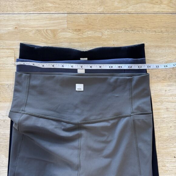 Vuori Women's Ribbed Studio And Pocket Biker Shorts Lot Of 3 Large VW376 VW390 - Picture 10 of 12